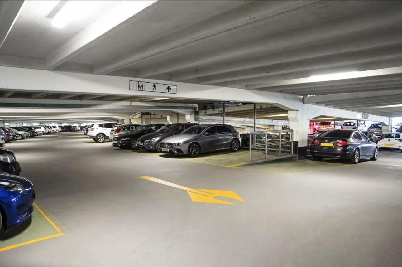 Central Leeds Dock Apt, Free Secure Parking! 2 Bed Buitenkant foto